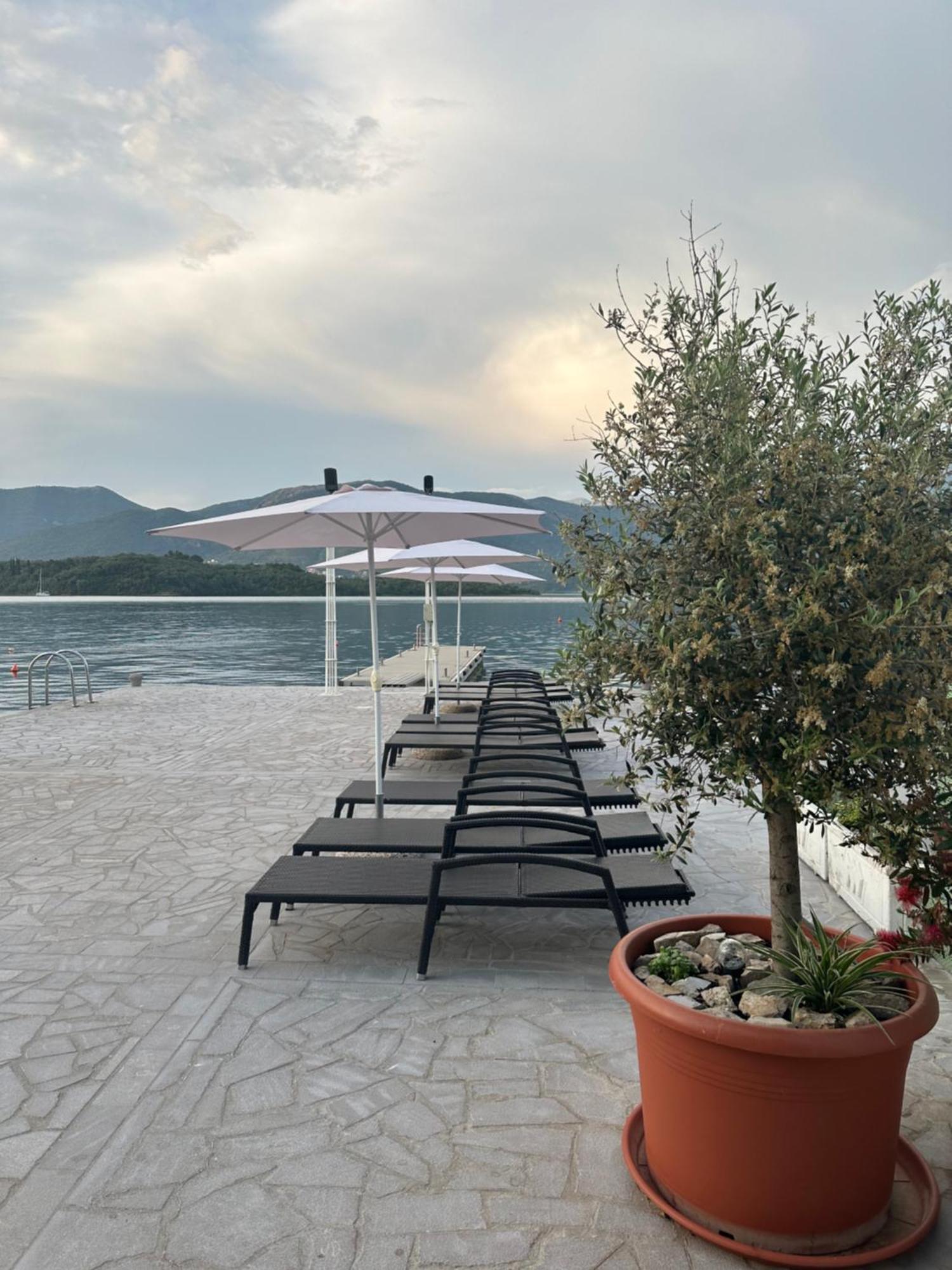 Apartments Kovinic Тиват Екстериор снимка