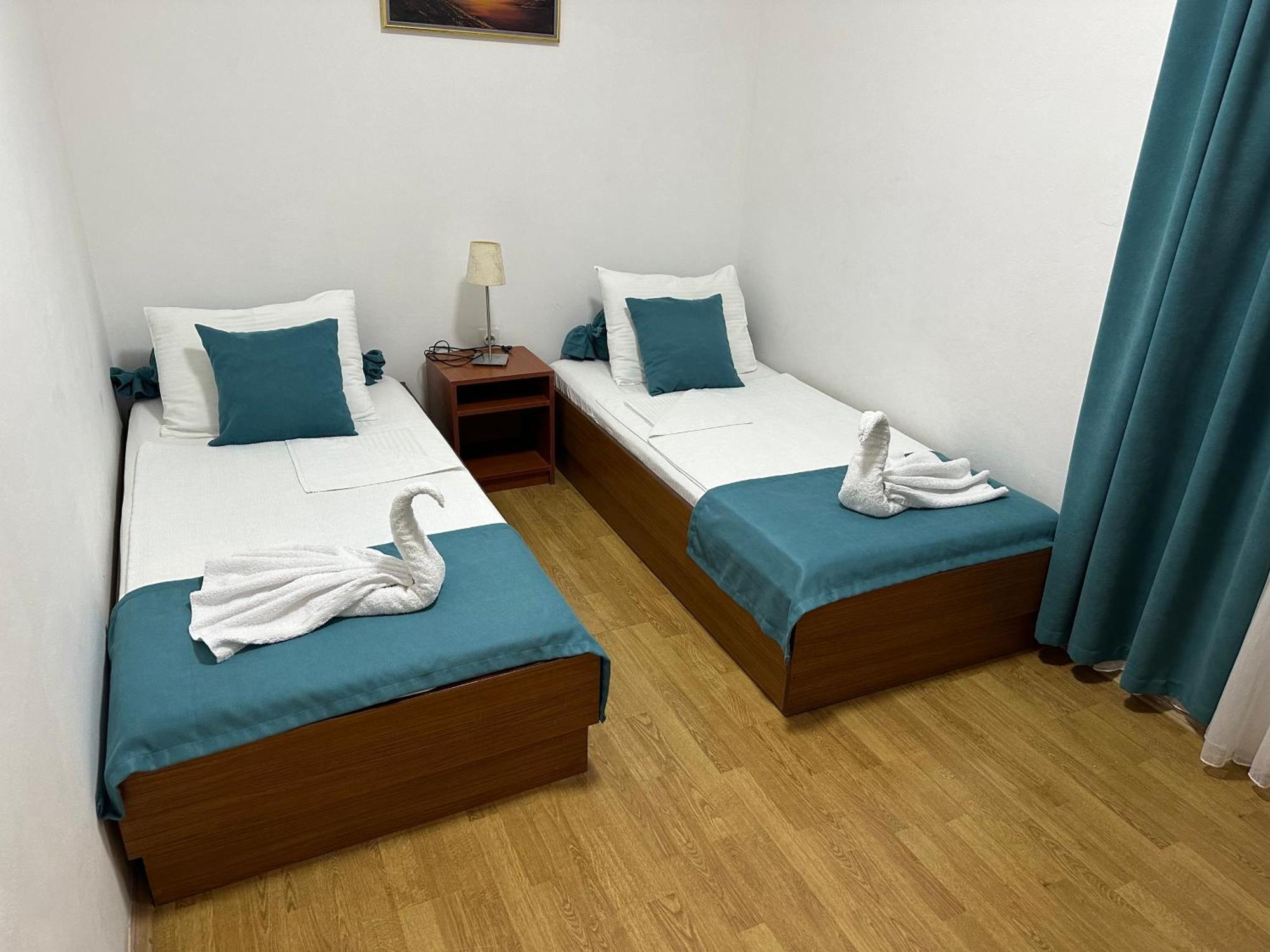 Apartments Kovinic Тиват Екстериор снимка