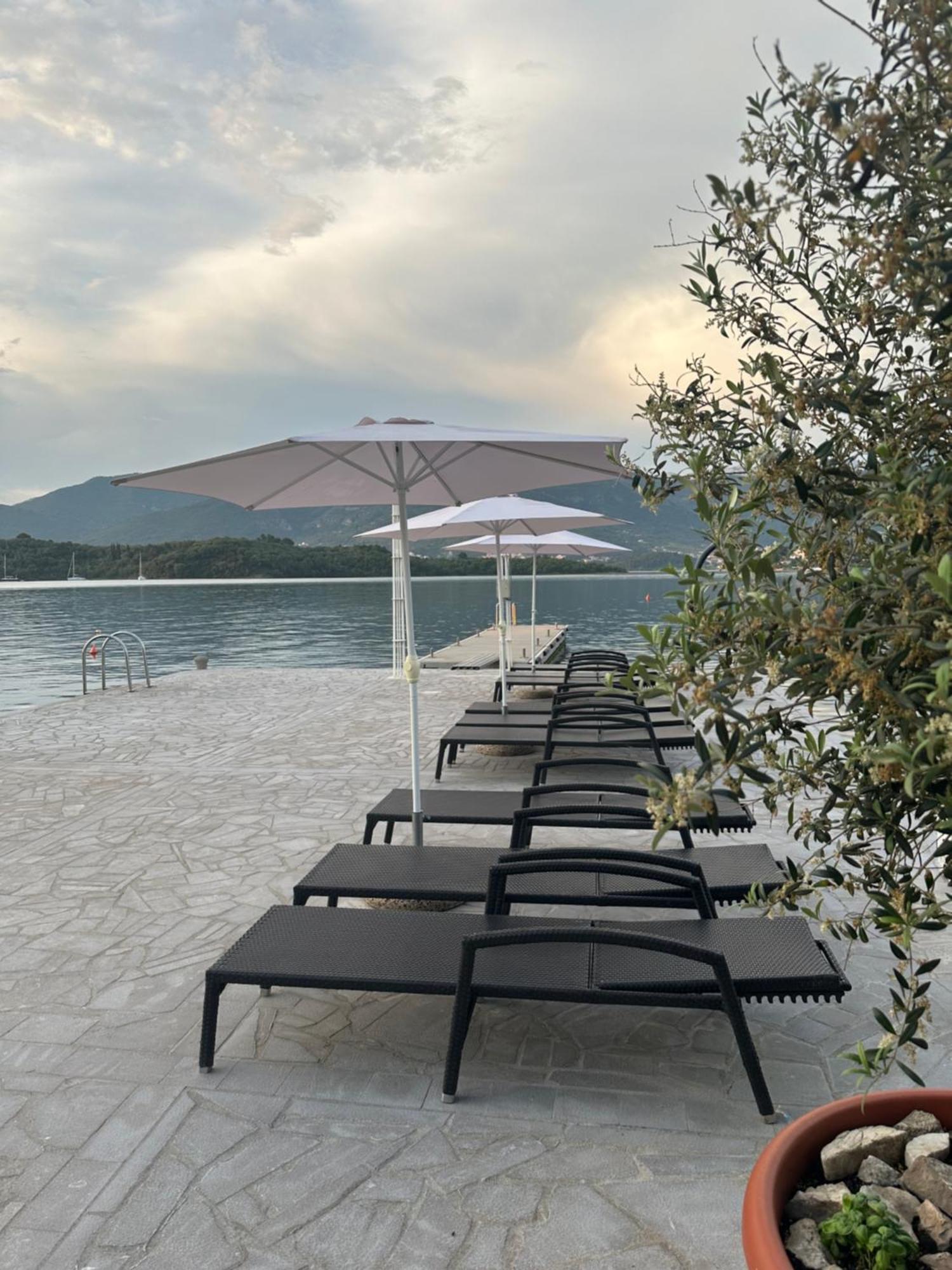 Apartments Kovinic Тиват Екстериор снимка
